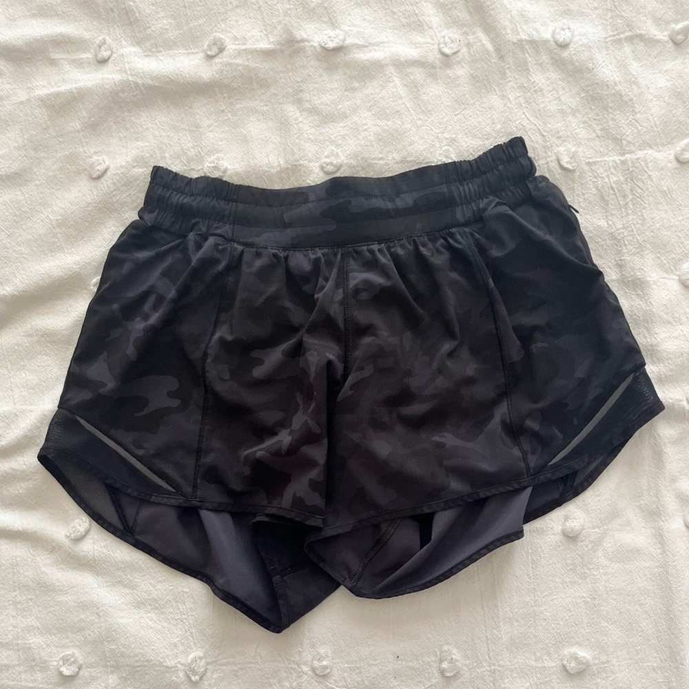 Lululemon Hotty Hot Shorts 4”